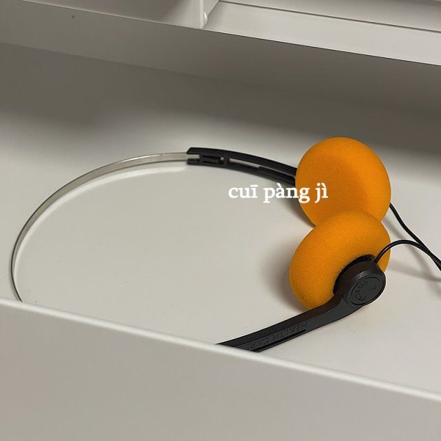 Ins New Underwire Headphone Music Mp3 Walkman Retro Feelings Portable Voice Wired Small Headphones Sports Fashion  Photo Props